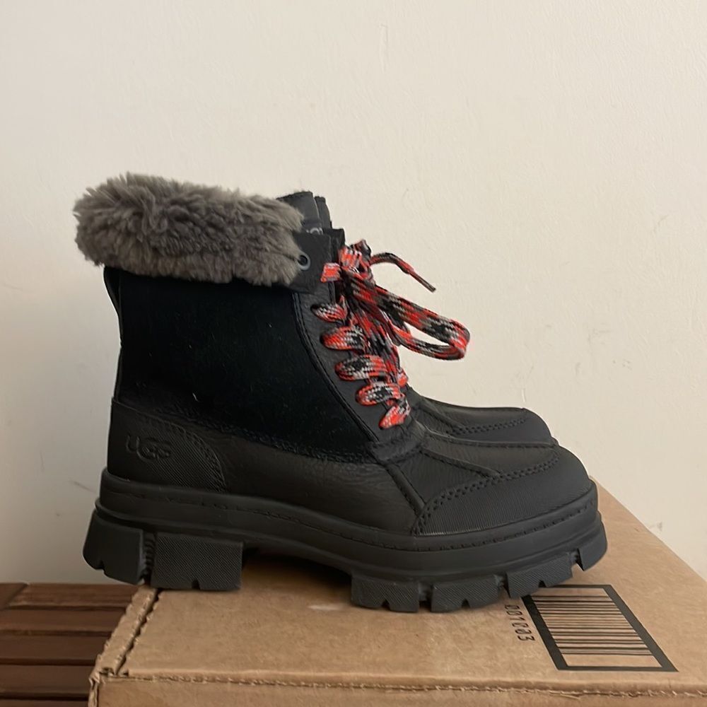 UGG Ashton Addie Boots Black USA Women Size 6/UK 4/EU 37 - Picture 6 of 10
